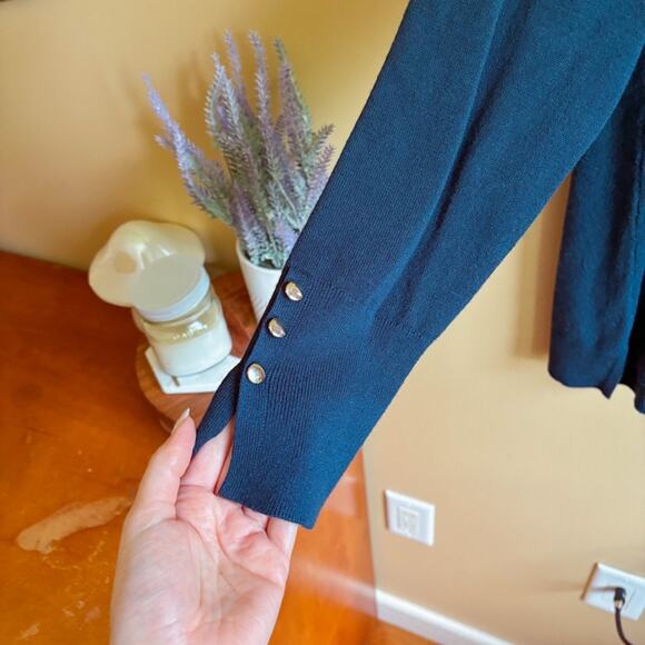 Retrology Crewneck Sweater – Navy Blue Accents, Size Large - Picture 2 of 5